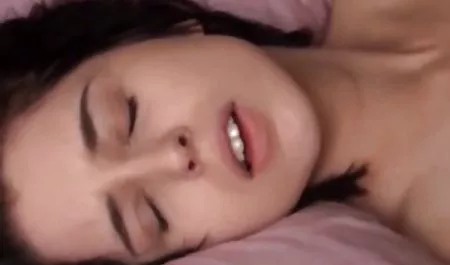 Chubby Chick Masturbating روی سکس های خاله الکسیس نیمکت